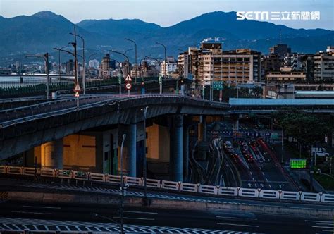 房子在高架橋旁|房市／住高架橋旁最怕四大問題 專家建議這樣解決